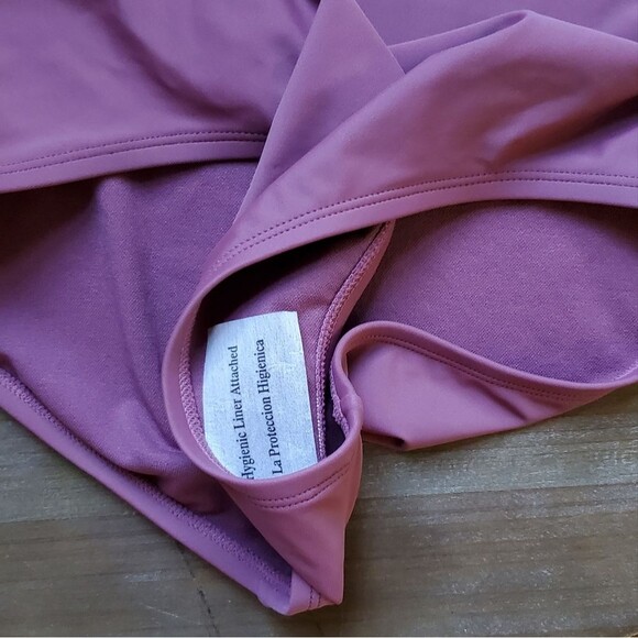 One piece swimsuit - Picture 3 of 9